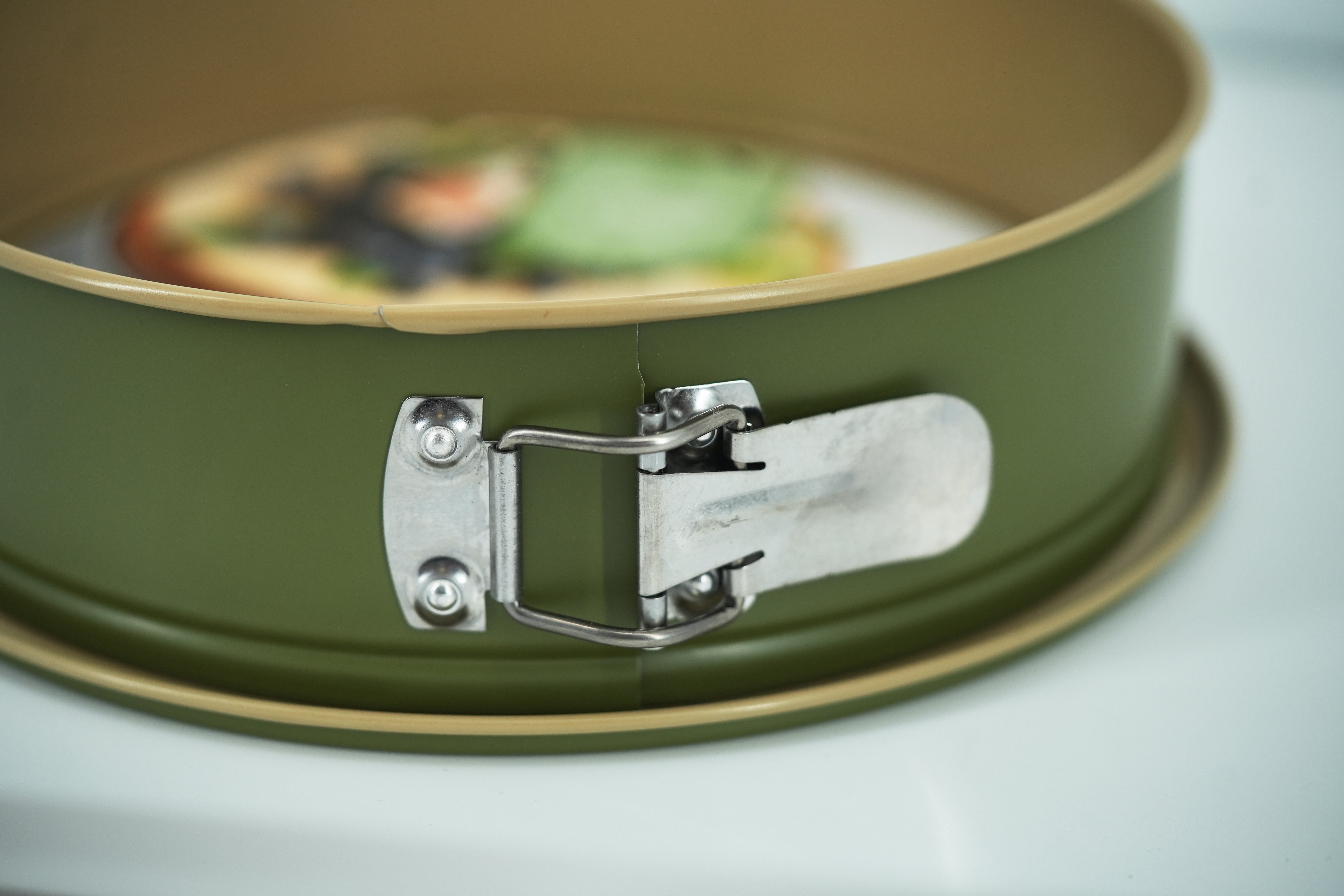 Formă de Copt de 24 cm – Perfectă pentru Deserturi și Preparatele Preferate 1+1 Gratis Formă de Copt de 24 cm – Perfectă pentru Deserturi și Preparatele Preferate 1+1 Gratis
